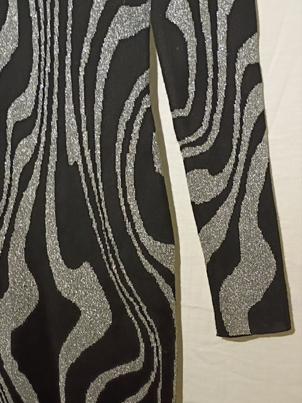 Metallic Bodycon Turtleneck Sweater Dress, Black, Silver, Derek Heart, 6 NWOT - Picture 7 of 12
